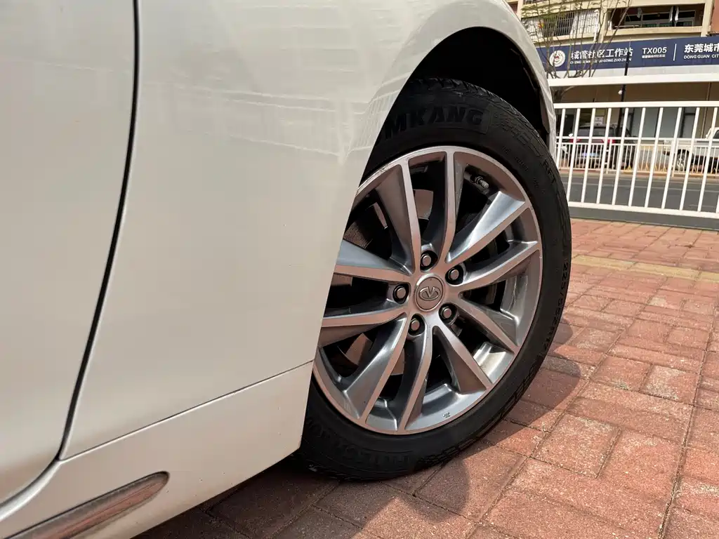 Infiniti Q50L — миниатюра 28