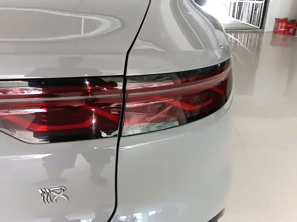 BYD Han — миниатюра 8