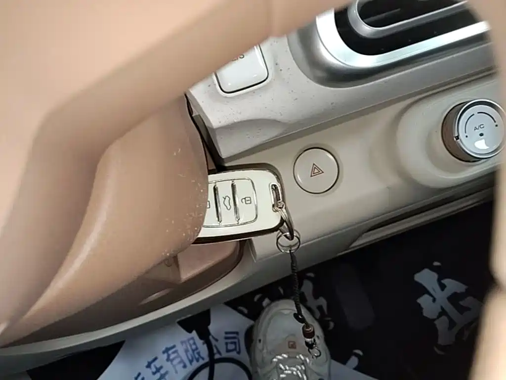 Wuling MINIEV — миниатюра 9