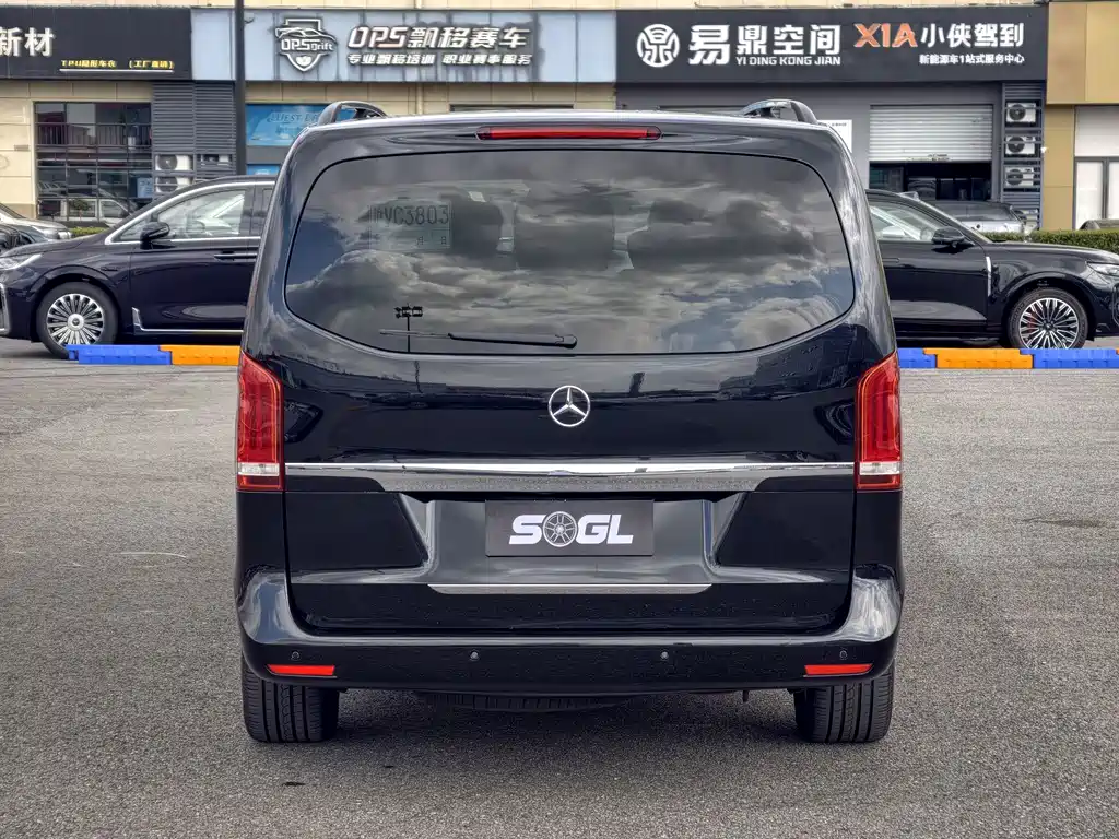 Mercedes-Benz V-Class — миниатюра 17