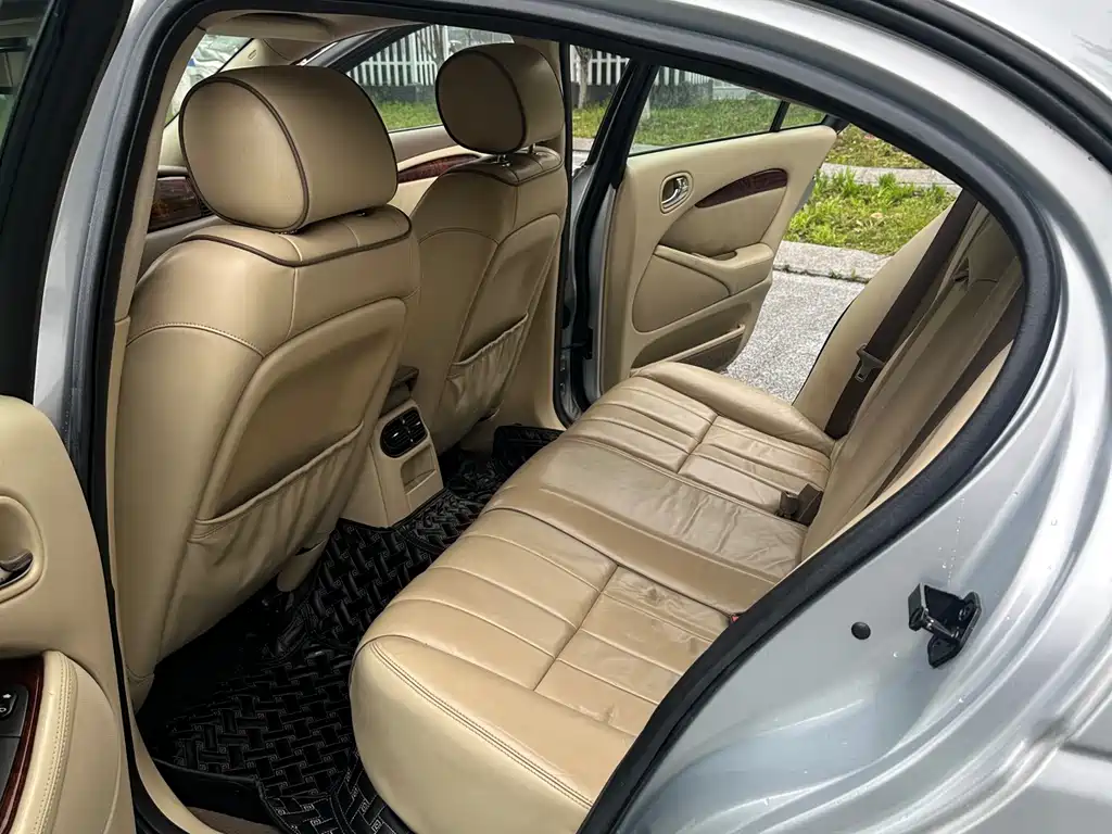 Jaguar S-TYPE — миниатюра 10