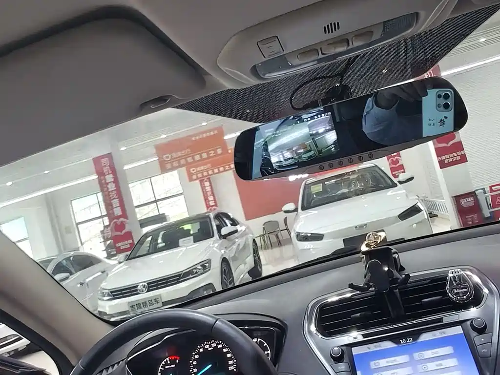 Ford Escort 2015 1.5L AT Fashion