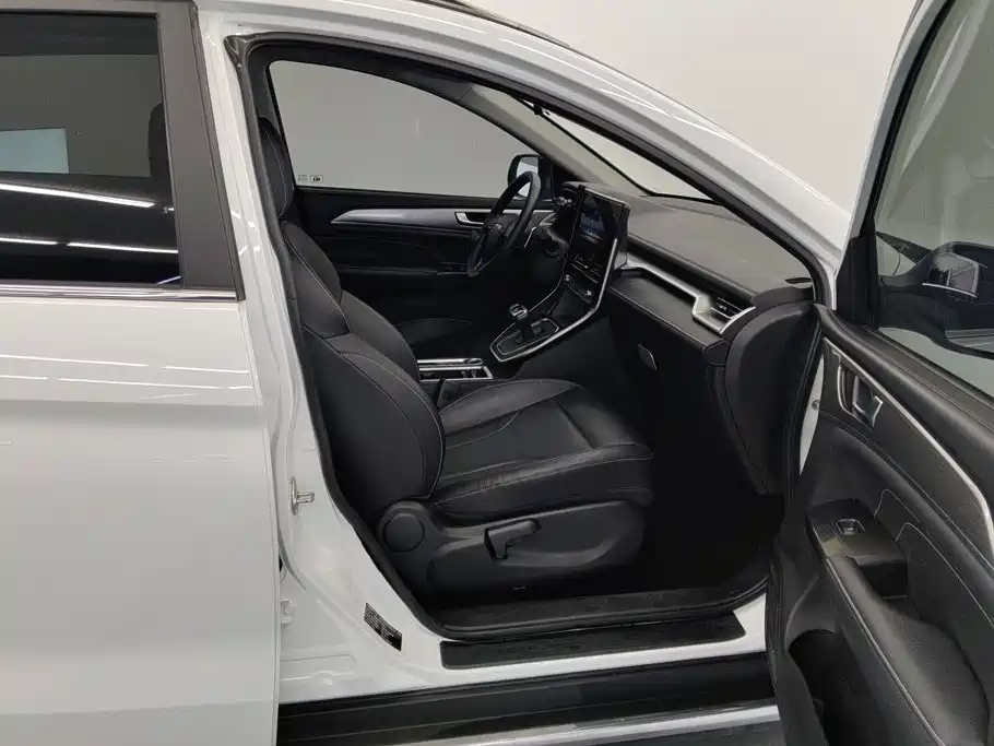Haval M6 — миниатюра 8