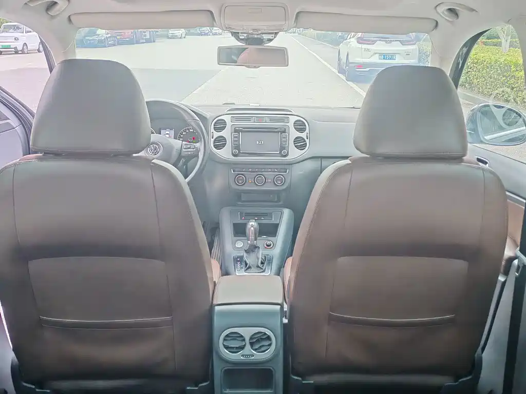 Volkswagen Tiguan — миниатюра 8