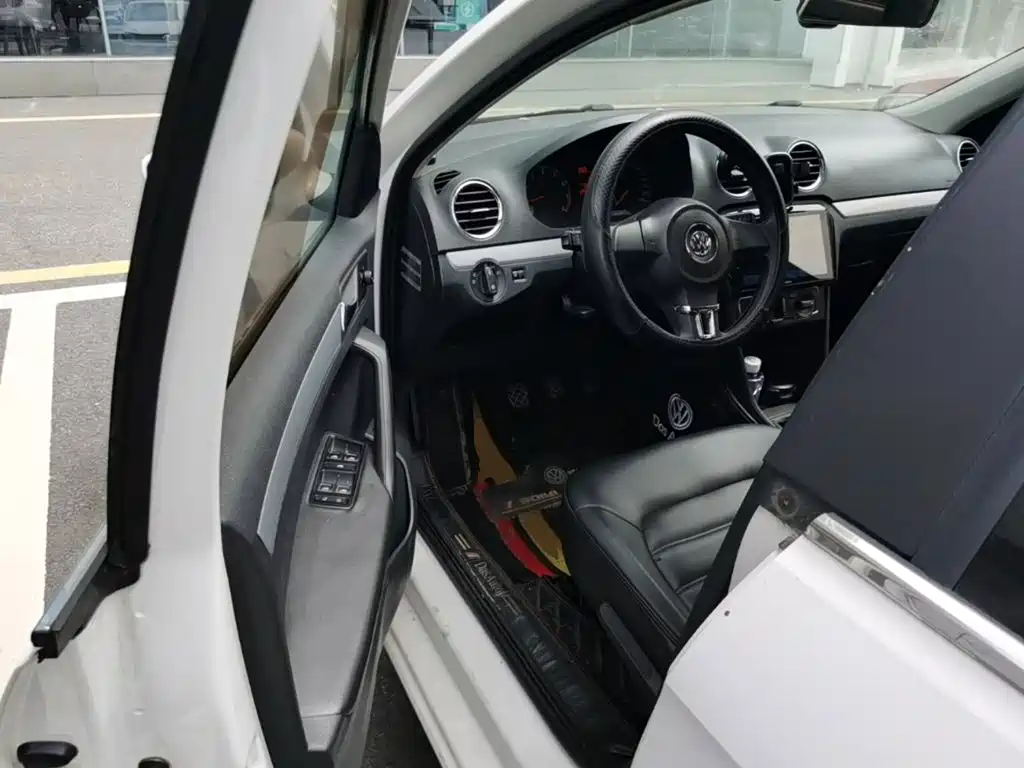 Volkswagen Jetta — миниатюра 21