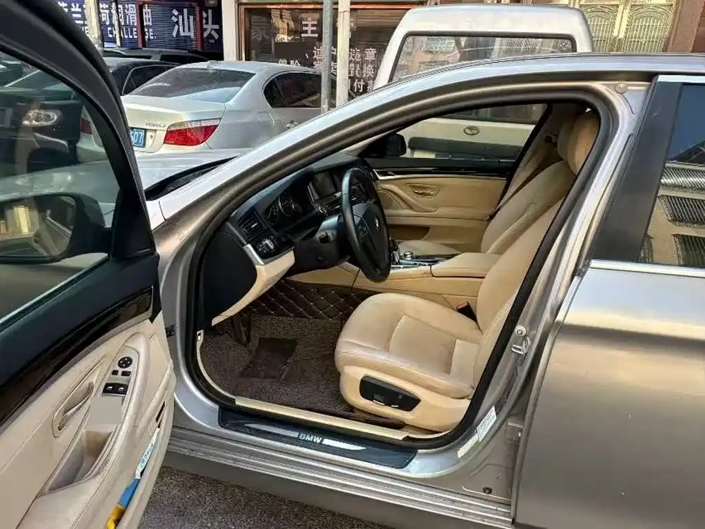 BMW 5 Series — миниатюра 3