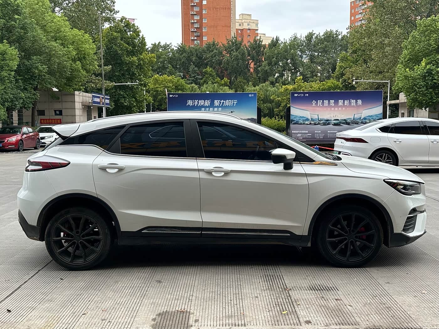 Geely Emgrand S 1.4 л 2022 г. Белый, пробег 40000 км