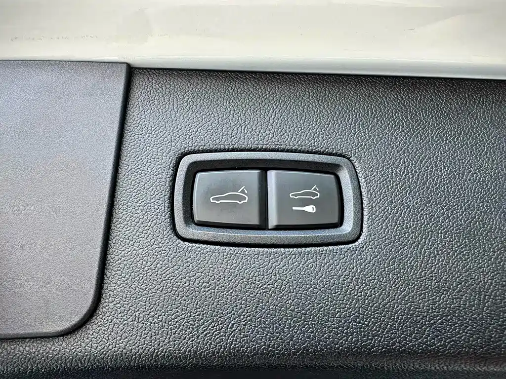 Porsche Cayenne — миниатюра 26