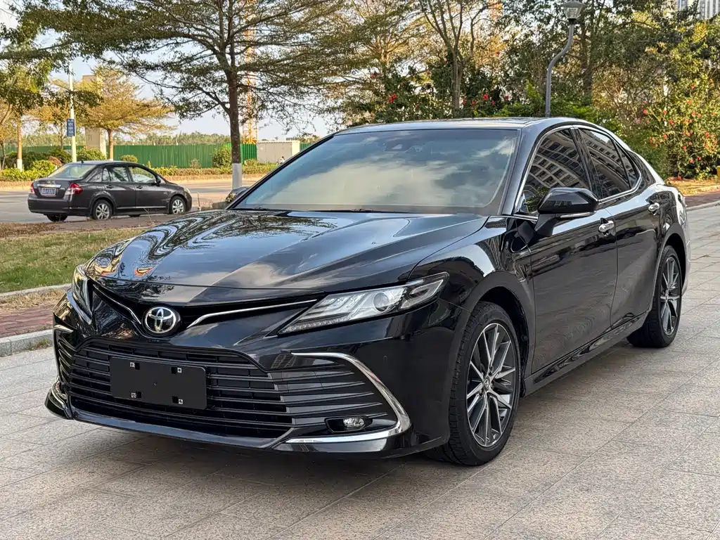 TOYOTA CAMRY