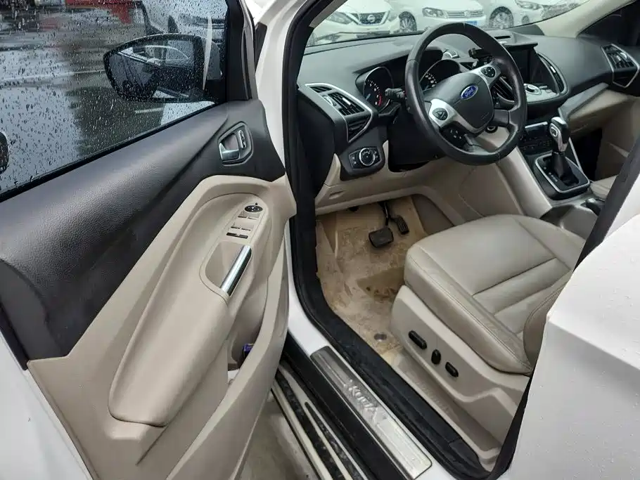 Ford Kuga — миниатюра 9