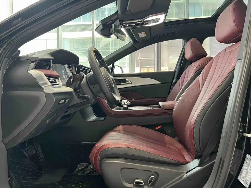 Hongqi Hongqi H5 — миниатюра 4