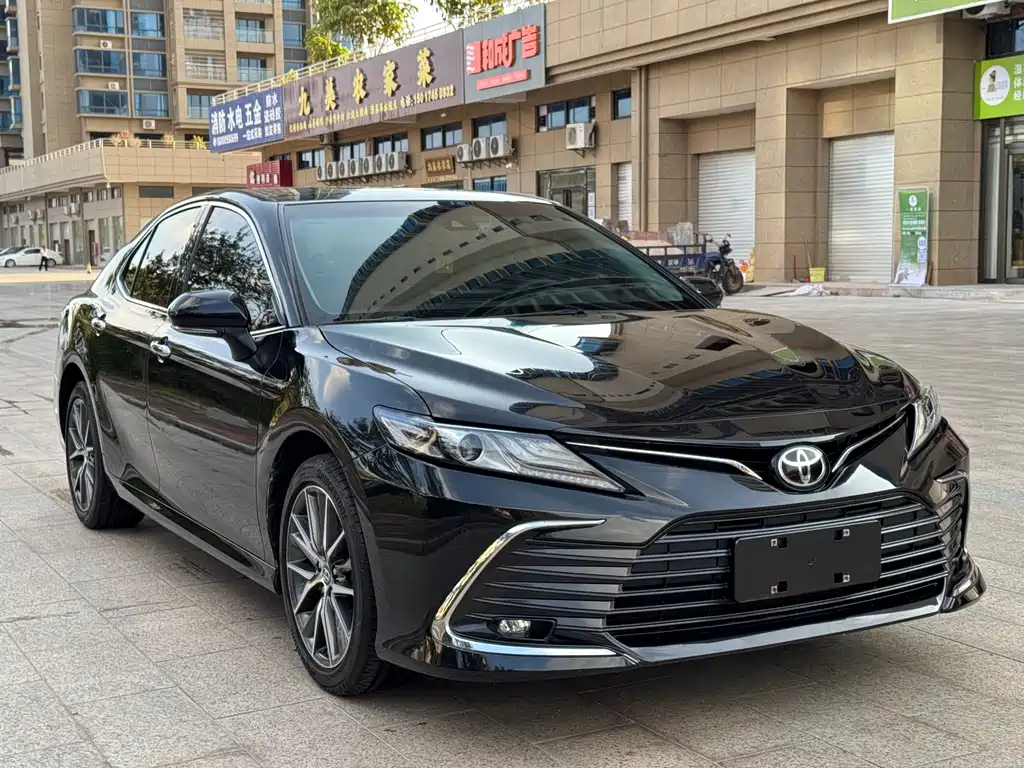 TOYOTA CAMRY