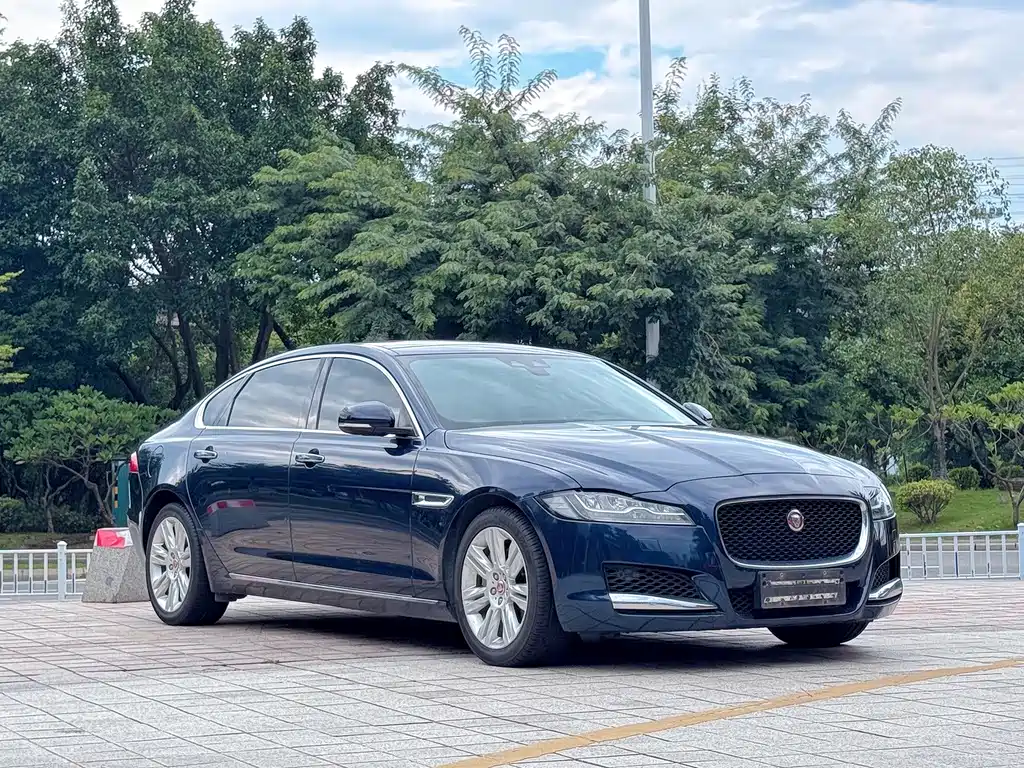 Jaguar XFL — миниатюра 3
