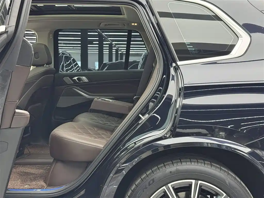 BMW X5 2022 xDrive 30Li Premium M Sport