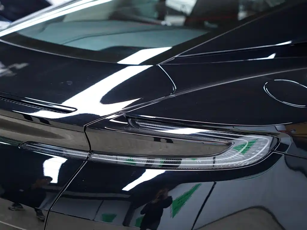 Aston Martin DB11 2019 4.0T V8 Coupe