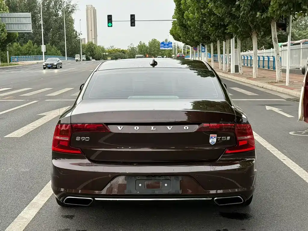 Volvo S90 — миниатюра 20