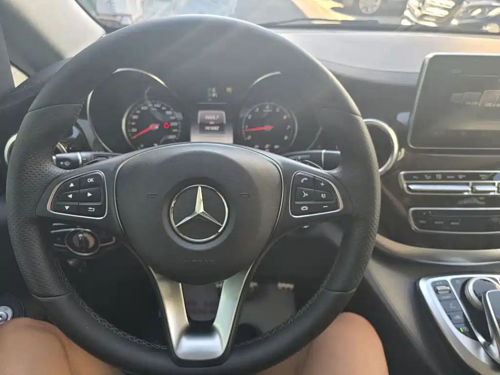 Mercedes-Benz V-Class — миниатюра 21
