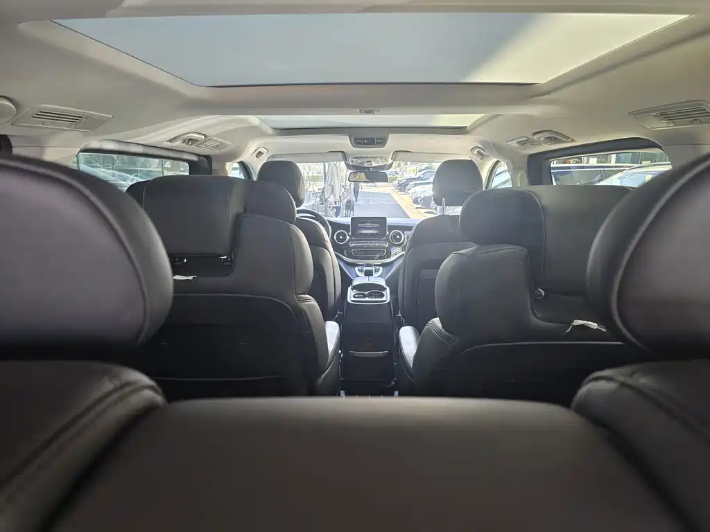 Mercedes-Benz V-Class — миниатюра 13