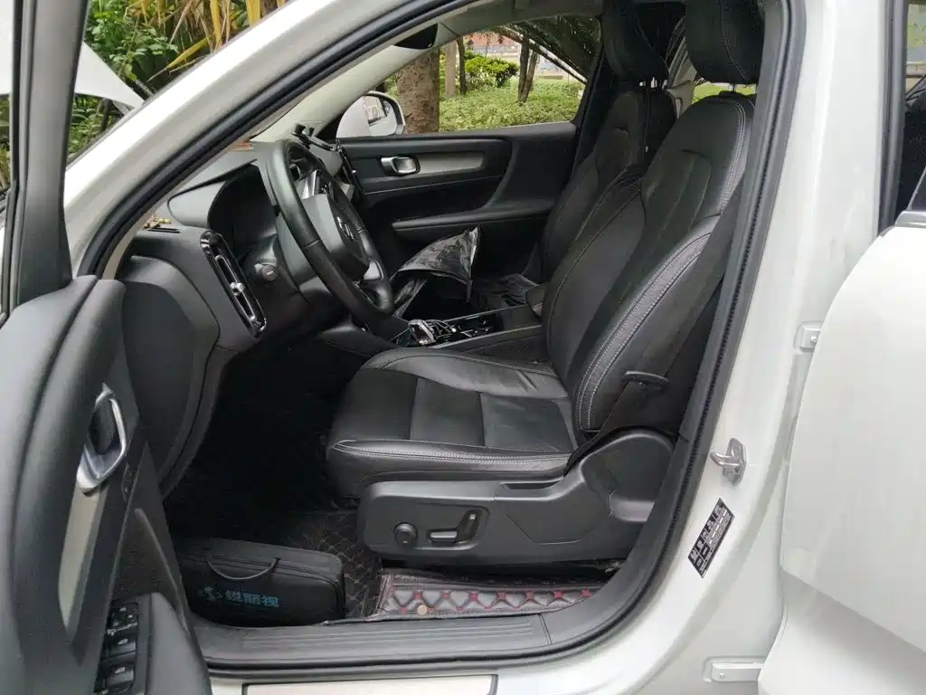 Volvo XC40 — миниатюра 16