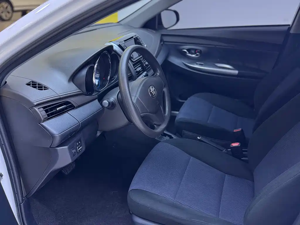 TOYOTA YARIS L ZHIXUAN