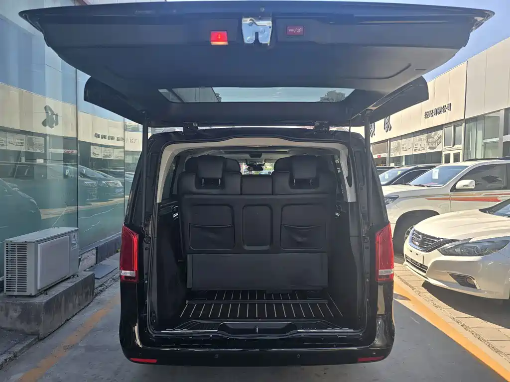 Mercedes-Benz V-Class — миниатюра 12