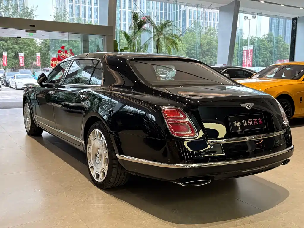 Bentley Mulsanne 6.8T Long Wheelbase Edition, фото 5