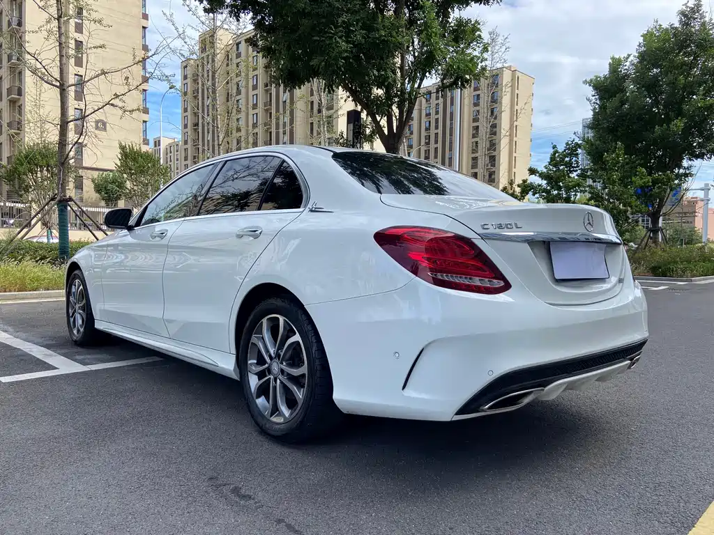 Mercedes-Benz C-Class — миниатюра 3