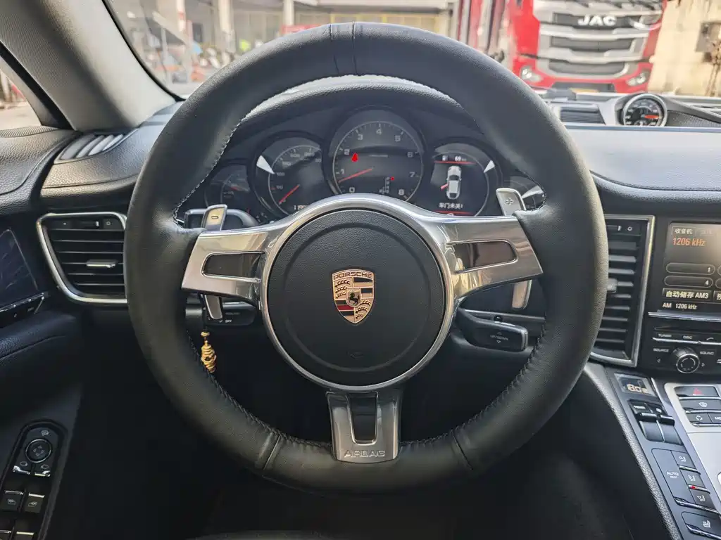 Porsche Panamera — миниатюра 8