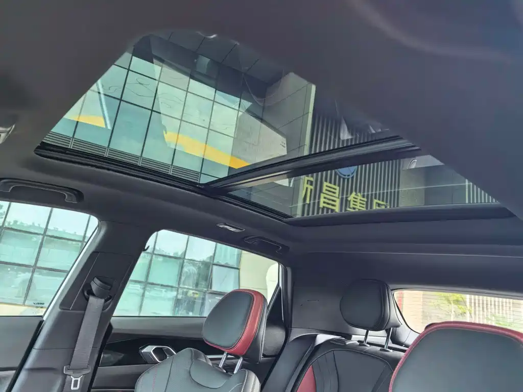 Geely Binyue — миниатюра 15