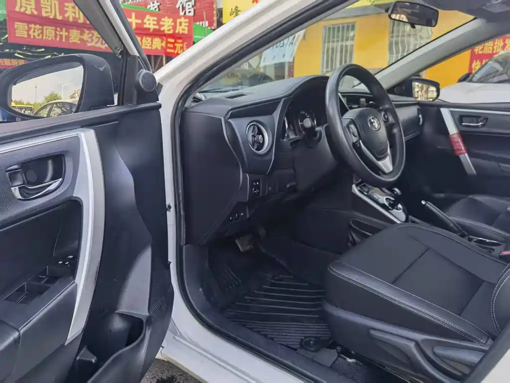 Toyota Corolla Hybrid — миниатюра 8