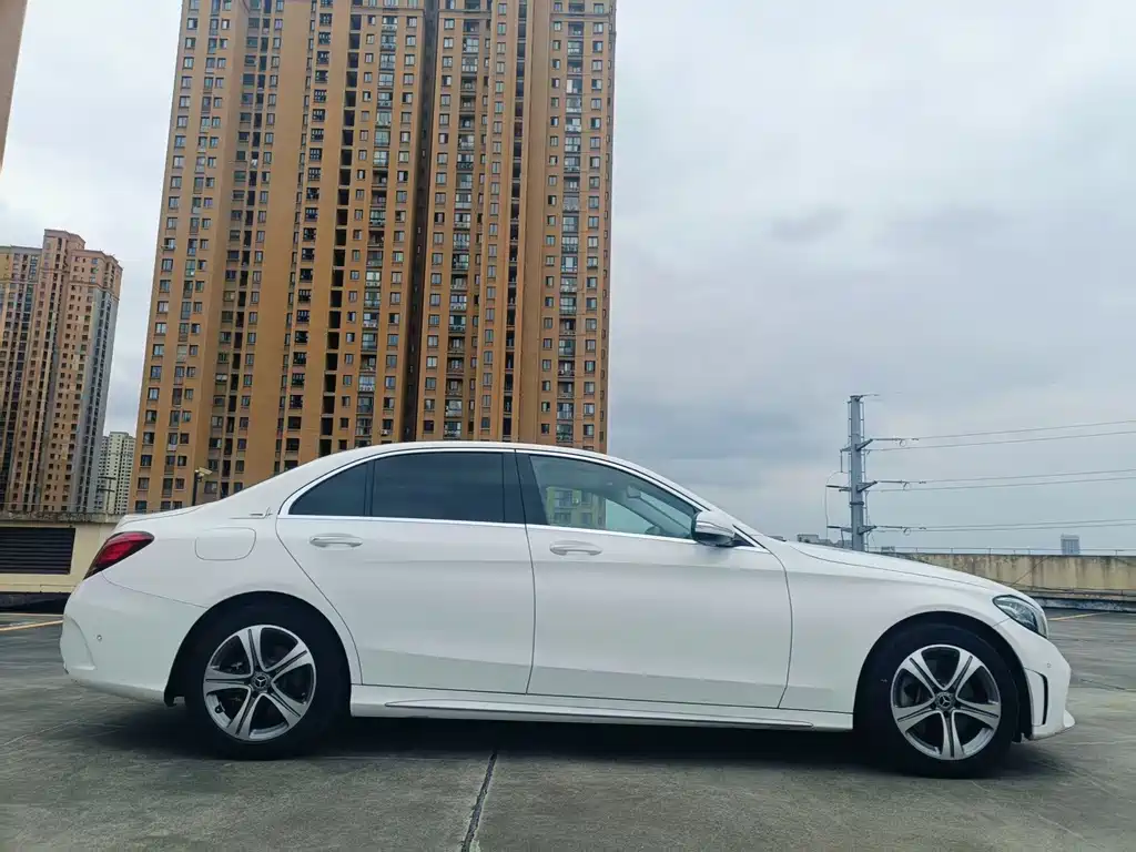 Mercedes-Benz C-Class — миниатюра 3