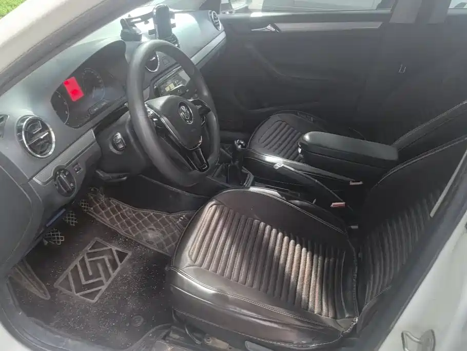 Volkswagen Jetta — миниатюра 9