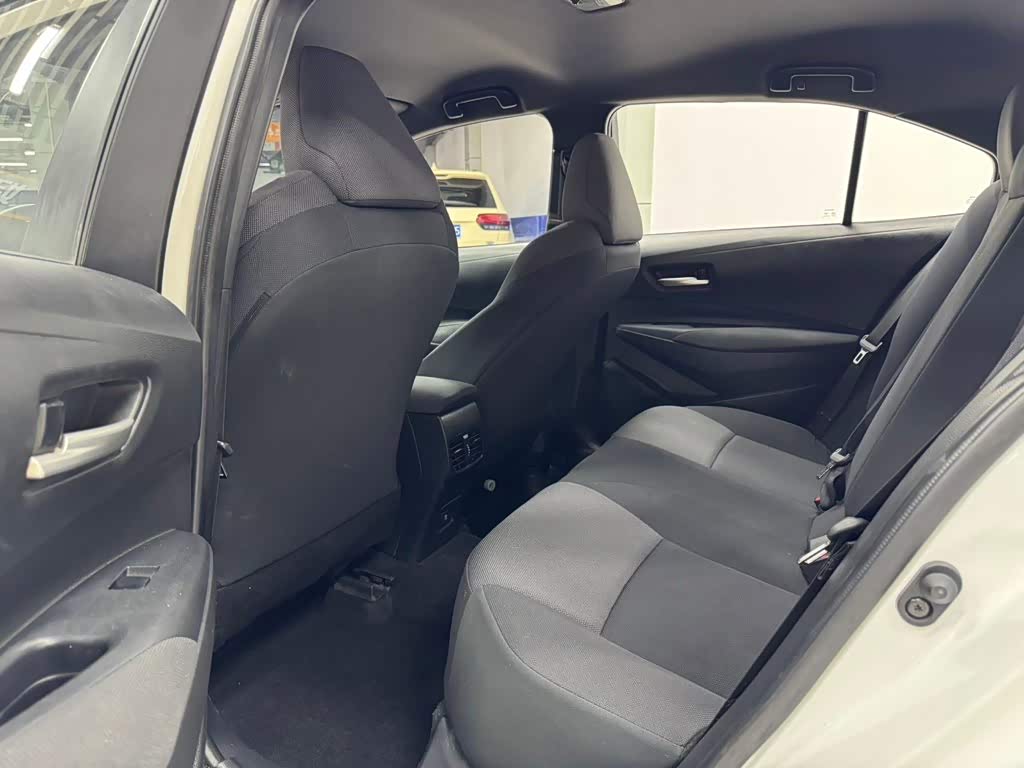 Toyota Levin 1.5 л 2022 г. Белый, пробег 45000 км