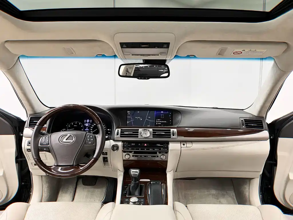Lexus LS 460L 4WD Premium Edition, фото 12