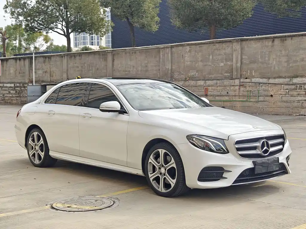 MERCEDES-BENZ E CLASS