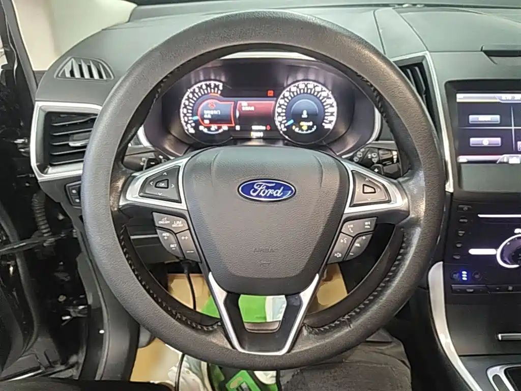 Ford Edge — миниатюра 11