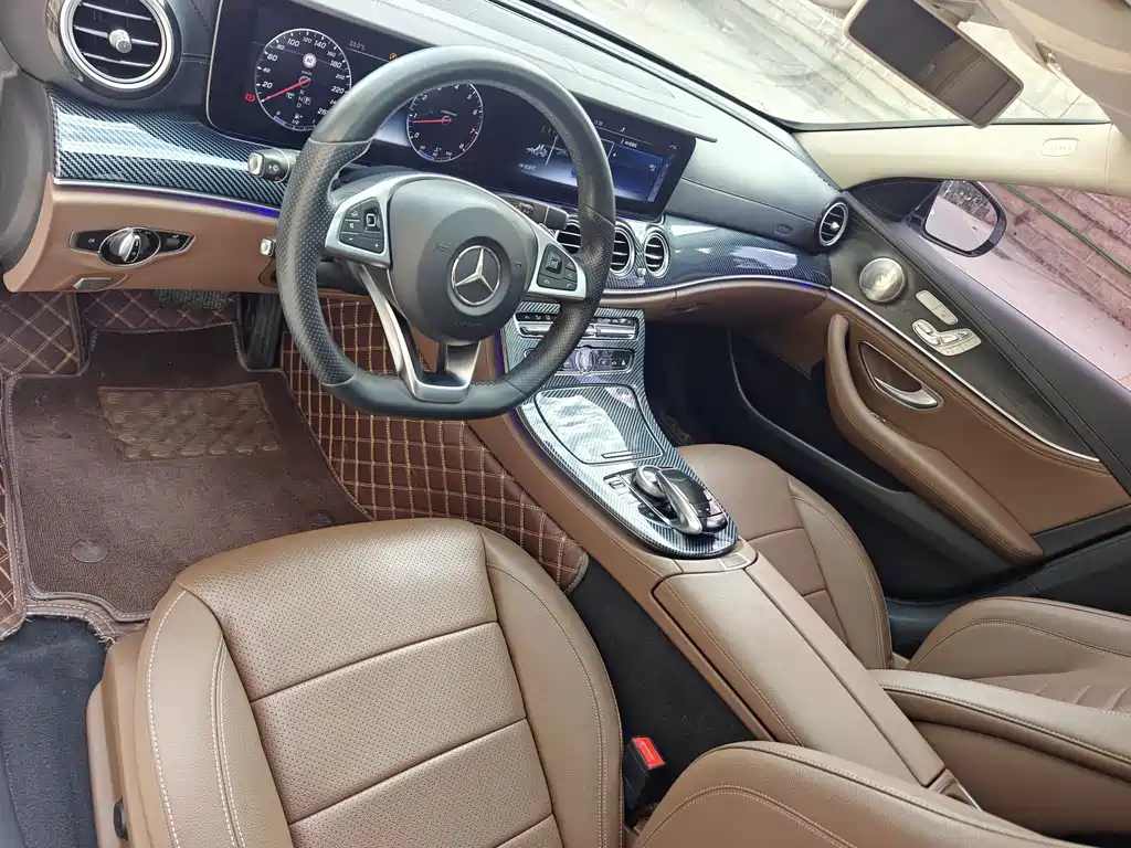 MERCEDES-BENZ E CLASS