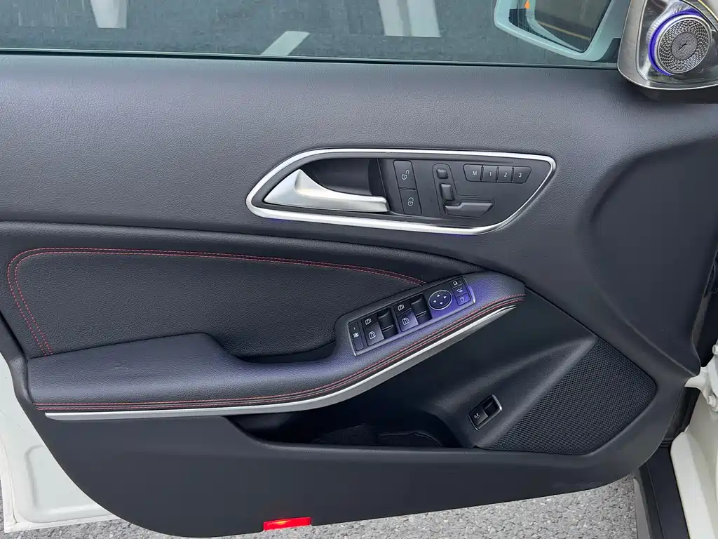 MERCEDES-BENZ GLA AMG