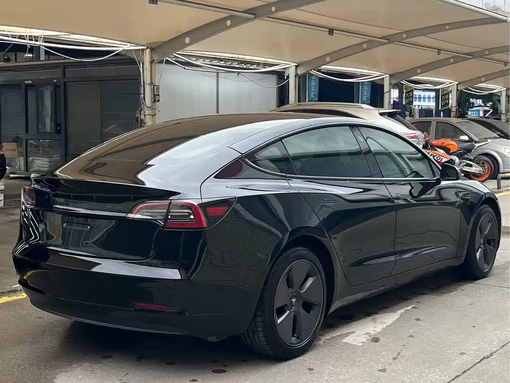 Tesla Model 3 — миниатюра 4