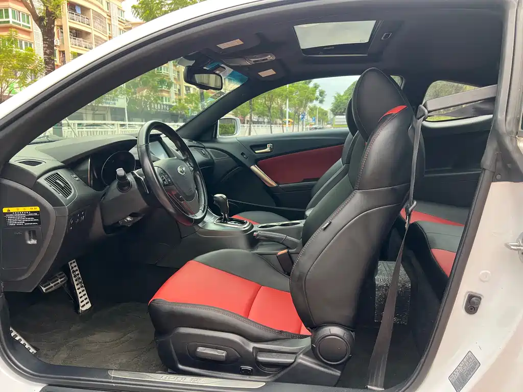 Hyundai Genesis Coupe — миниатюра 8