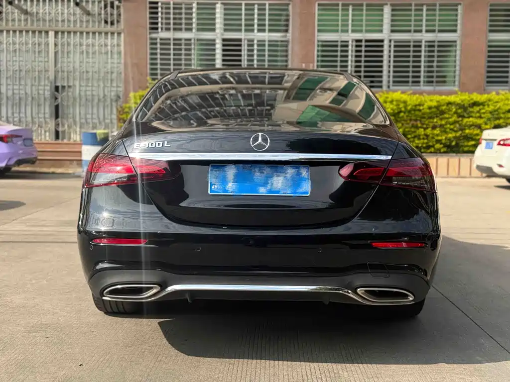 MERCEDES-BENZ E CLASS