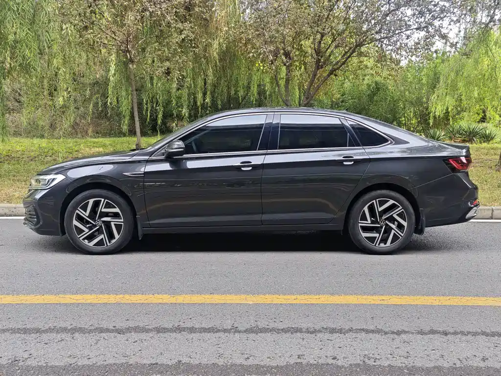 Volkswagen Sagitar — миниатюра 3