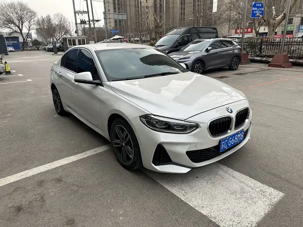 BMW 1 SERIES