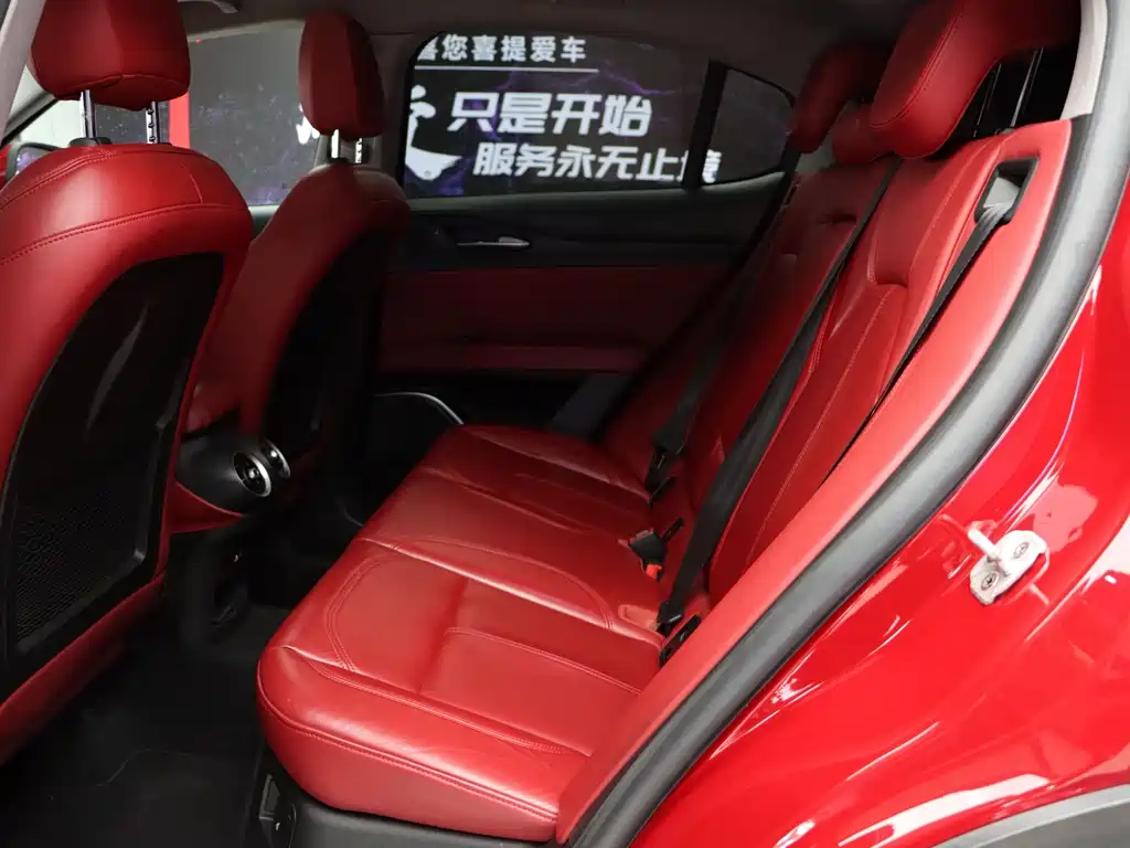 Alfa Romeo Stelvio — миниатюра 15
