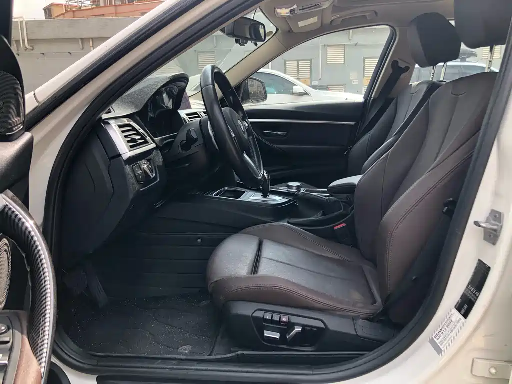 BMW 3 Series — миниатюра 12