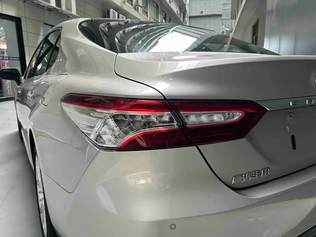 Toyota Camry — миниатюра 4