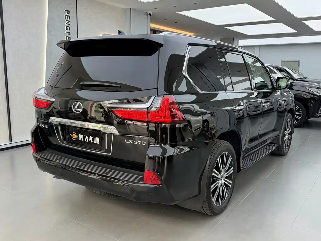 Lexus LX — миниатюра 19
