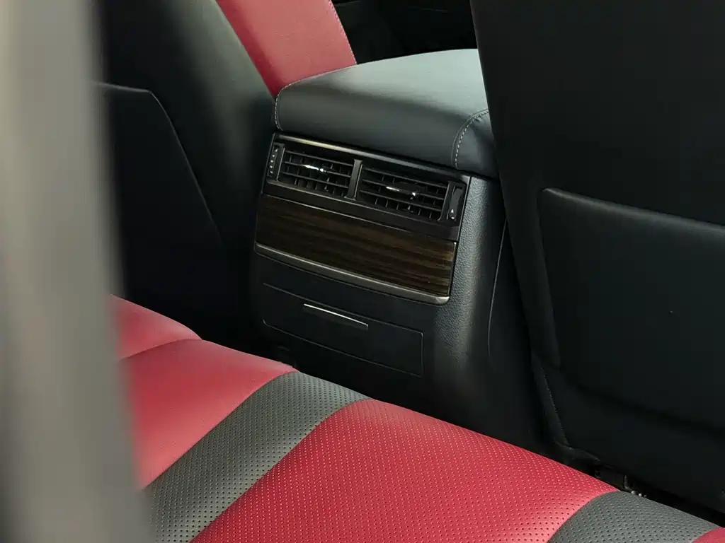 Lexus LX — миниатюра 22
