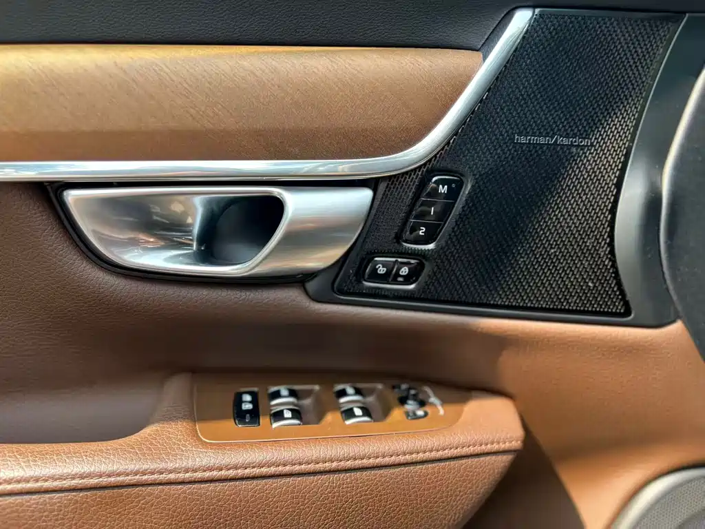 Volvo S90 — миниатюра 8