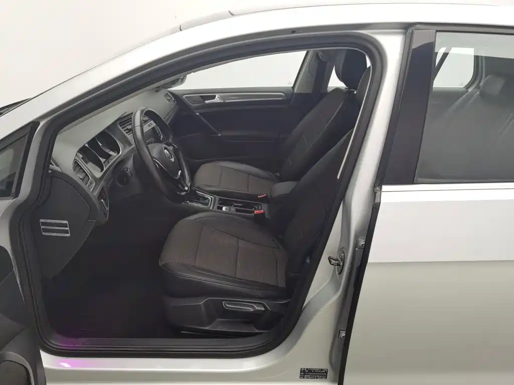 Volkswagen Golf — миниатюра 10